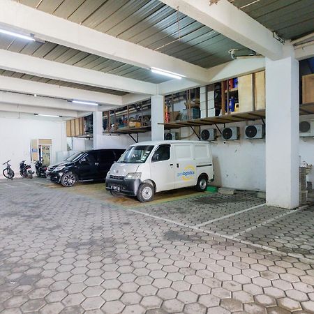 Reddoorz Plus Syariah Near Mall Pondok Indah Yakarta Exterior foto