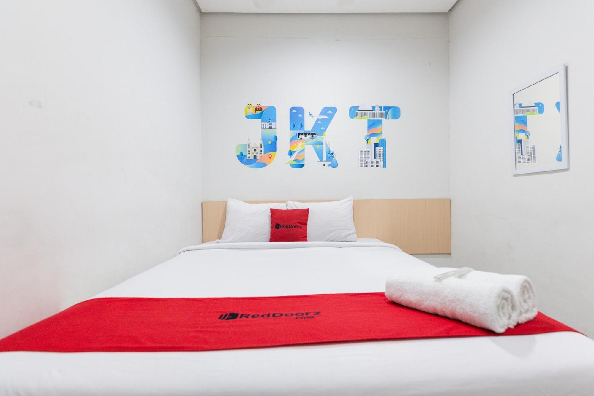 Reddoorz Plus Syariah Near Mall Pondok Indah Yakarta Exterior foto
