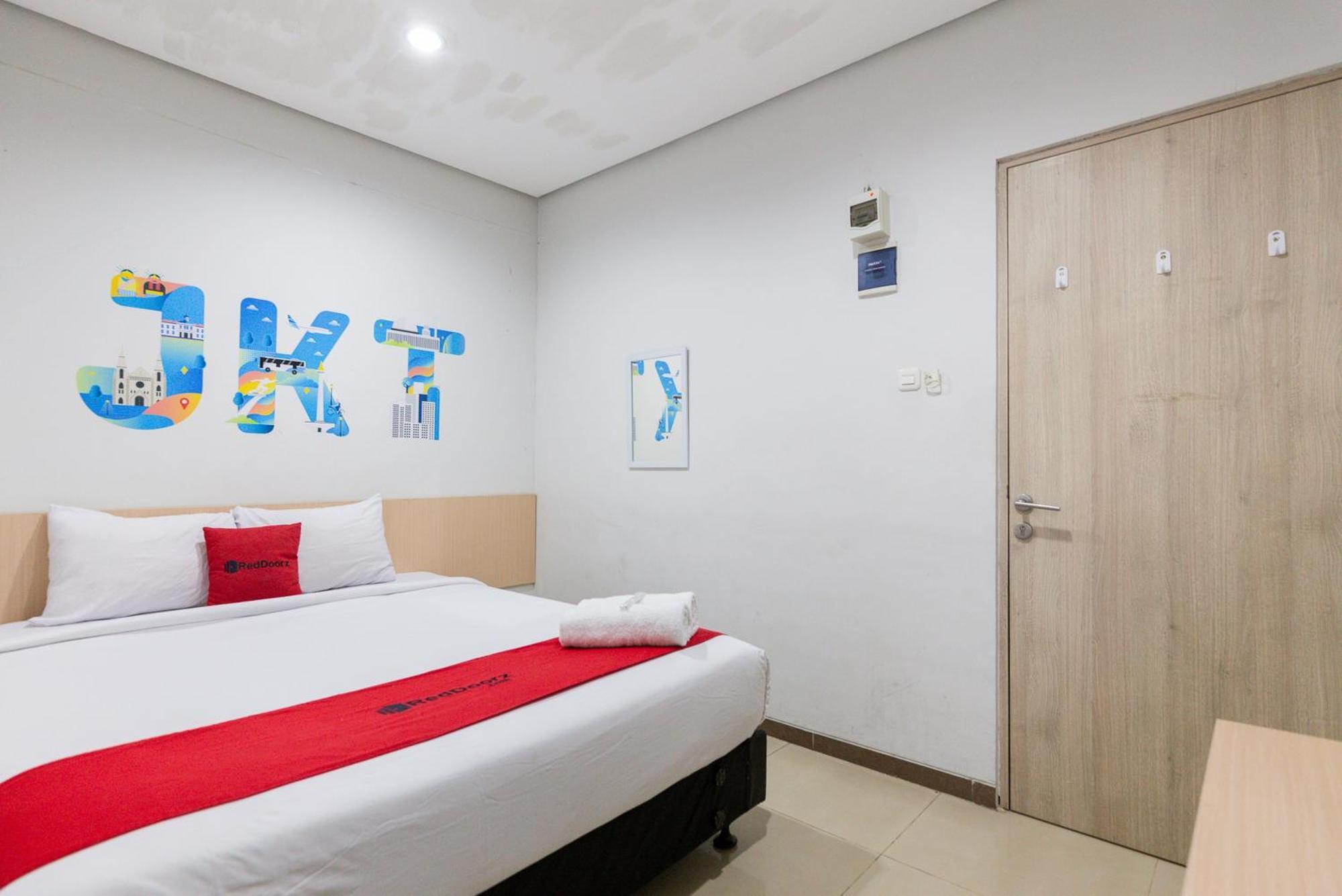 Reddoorz Plus Syariah Near Mall Pondok Indah Yakarta Exterior foto