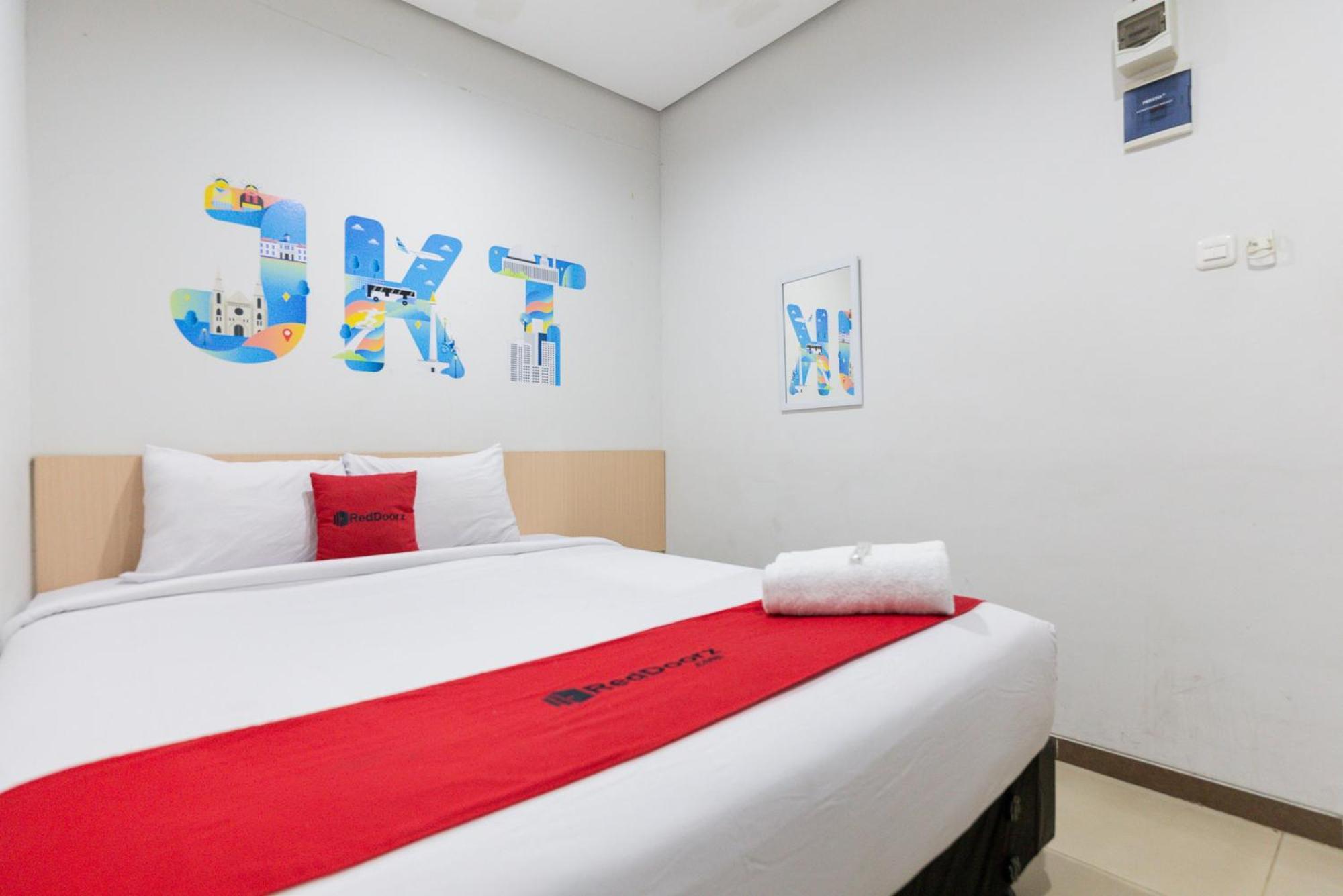 Reddoorz Plus Syariah Near Mall Pondok Indah Yakarta Exterior foto