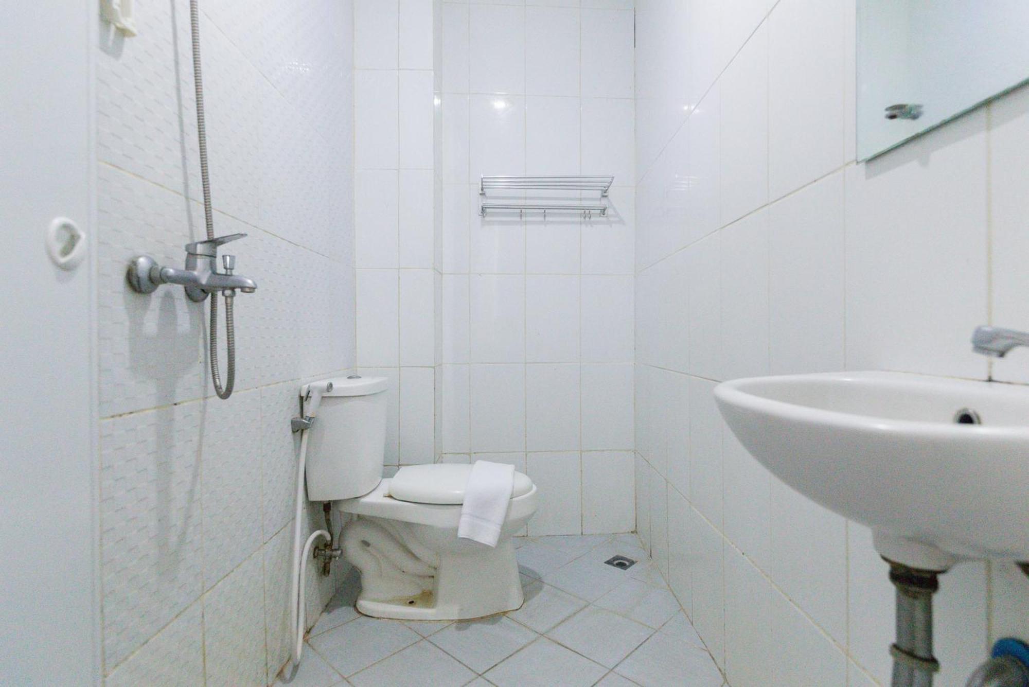 Reddoorz Plus Syariah Near Mall Pondok Indah Yakarta Exterior foto