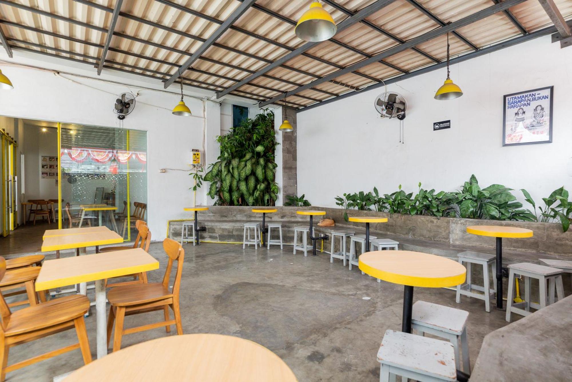 Reddoorz Plus Syariah Near Mall Pondok Indah Yakarta Exterior foto